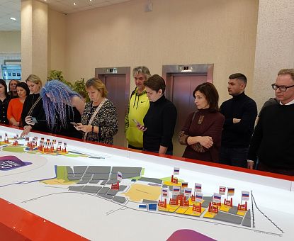 В ОЭЗ «Липецк» провели большую предновогоднюю промышленную экскурсию